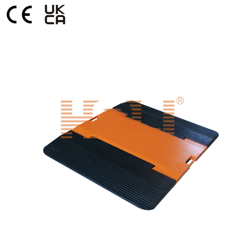 PAW-C WIRED / Wireless Axle Vehicle Weighing Scale is a high-quality weighing solution designed to accurately measure the weight of trucks, trailers, and other heavy-duty vehicles